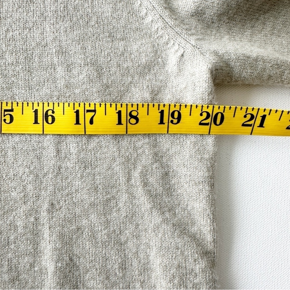 Repeat Cashmere Sweater Diagonal Fringed Hem Size 38 Small Pepper Beige - Picture 9 of 11